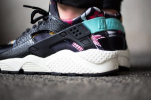 Nike Huarache черные с рисунком(35-39)